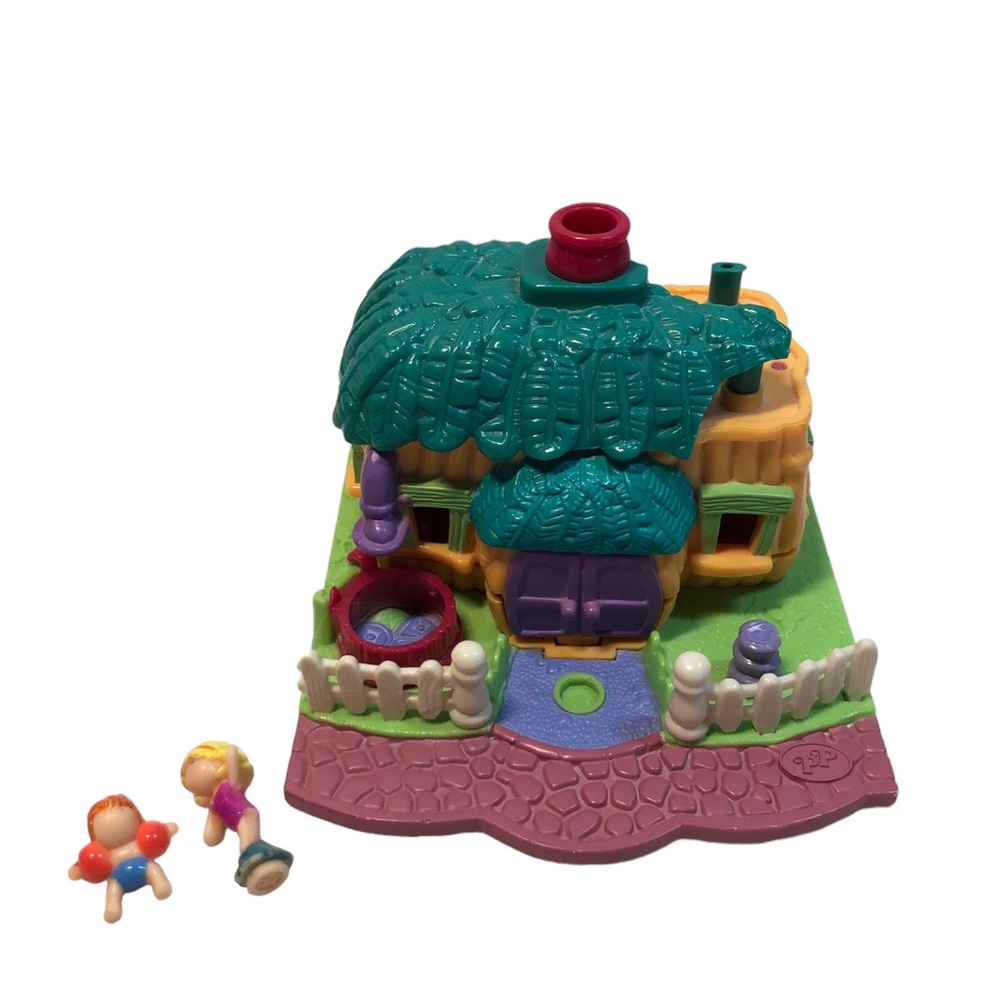 Vintage 1994 Blue Bell Polly Pocket house with 2 figures (not the originals)